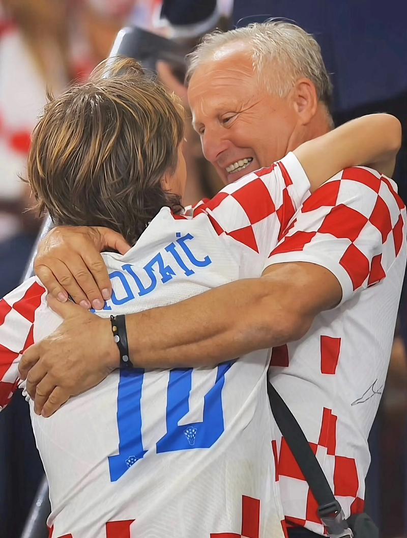 混团世界杯：王楚钦单打告负孙颖莎建功 中国8-4德国七连胜