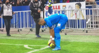 博努奇：小基耶萨可能踢附加赛；球员明白穿意大利球衣的责任