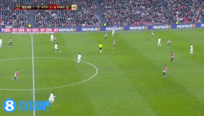 “高尔夫皇帝”伍兹称“腰部恢复速度不快…回归赛场时间未定”