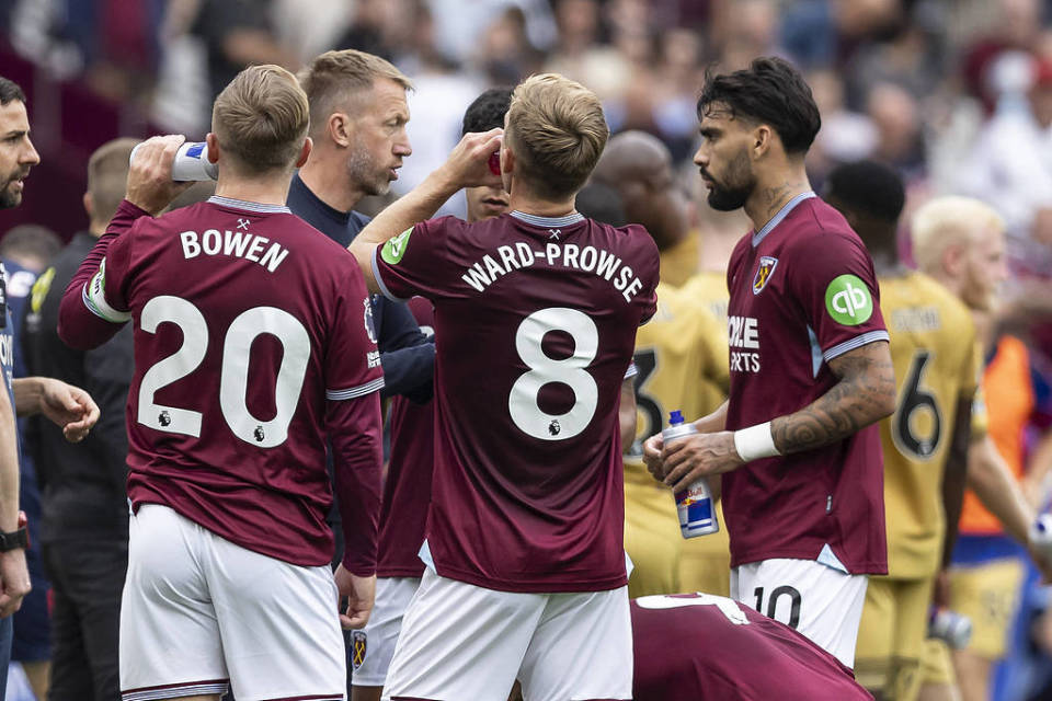 韩媒：全北现代外籍助教涉嫌“拉眼角”种族歧视韩国裁判