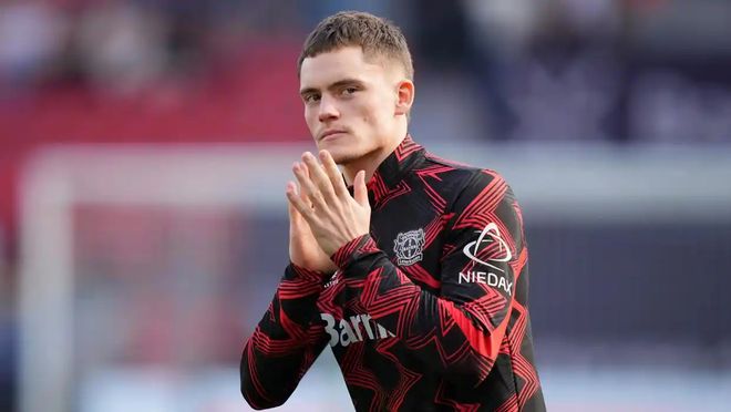 球迷：这队今天有夺冠气质